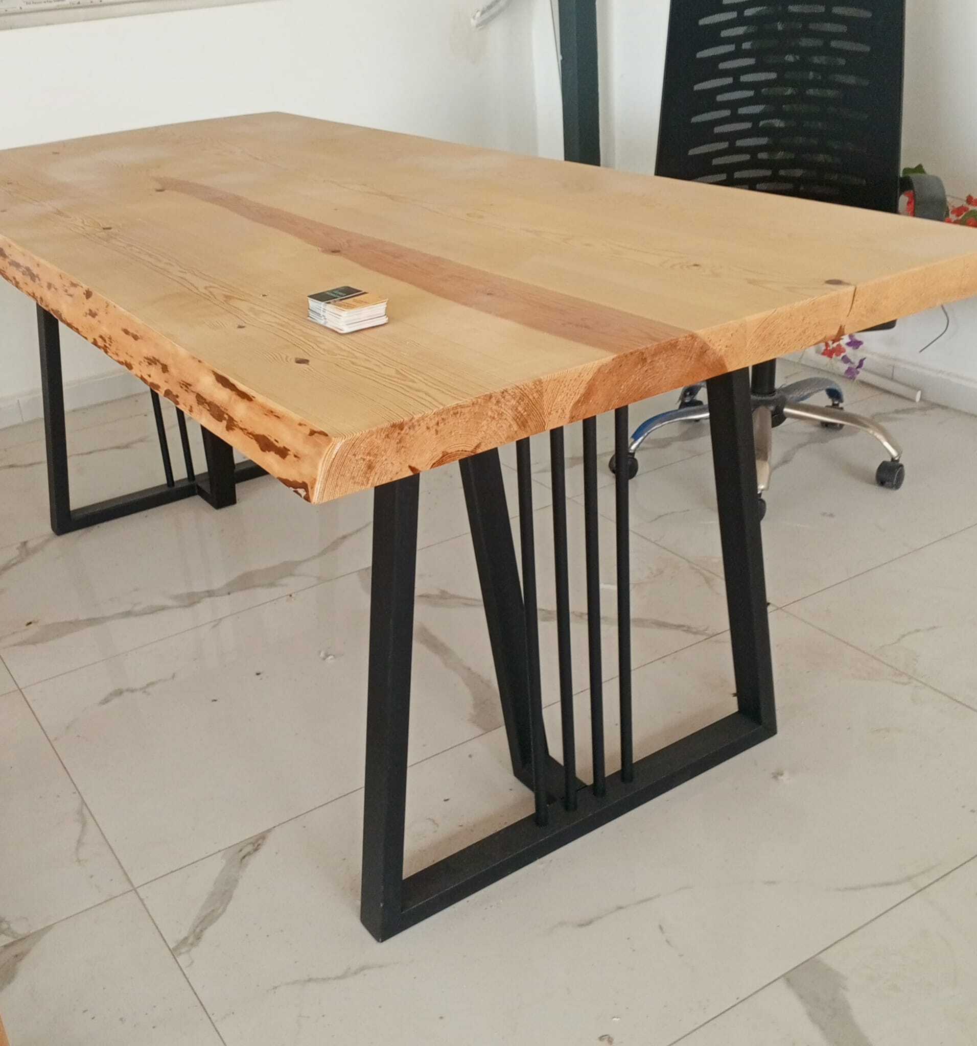 ÖZBER  KÜTÜK  MASA