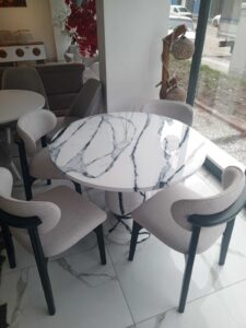 YUVARLAKMERMERMASA SANDALYE